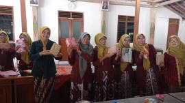 Semangat Kartini Menginspirasi, PKK Kalurahan Ponjong Gelar Pertemuan Spesial dan Bakti Sosial